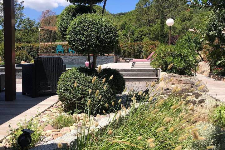 Villa pour 2 personnes, avec piscine et jardin