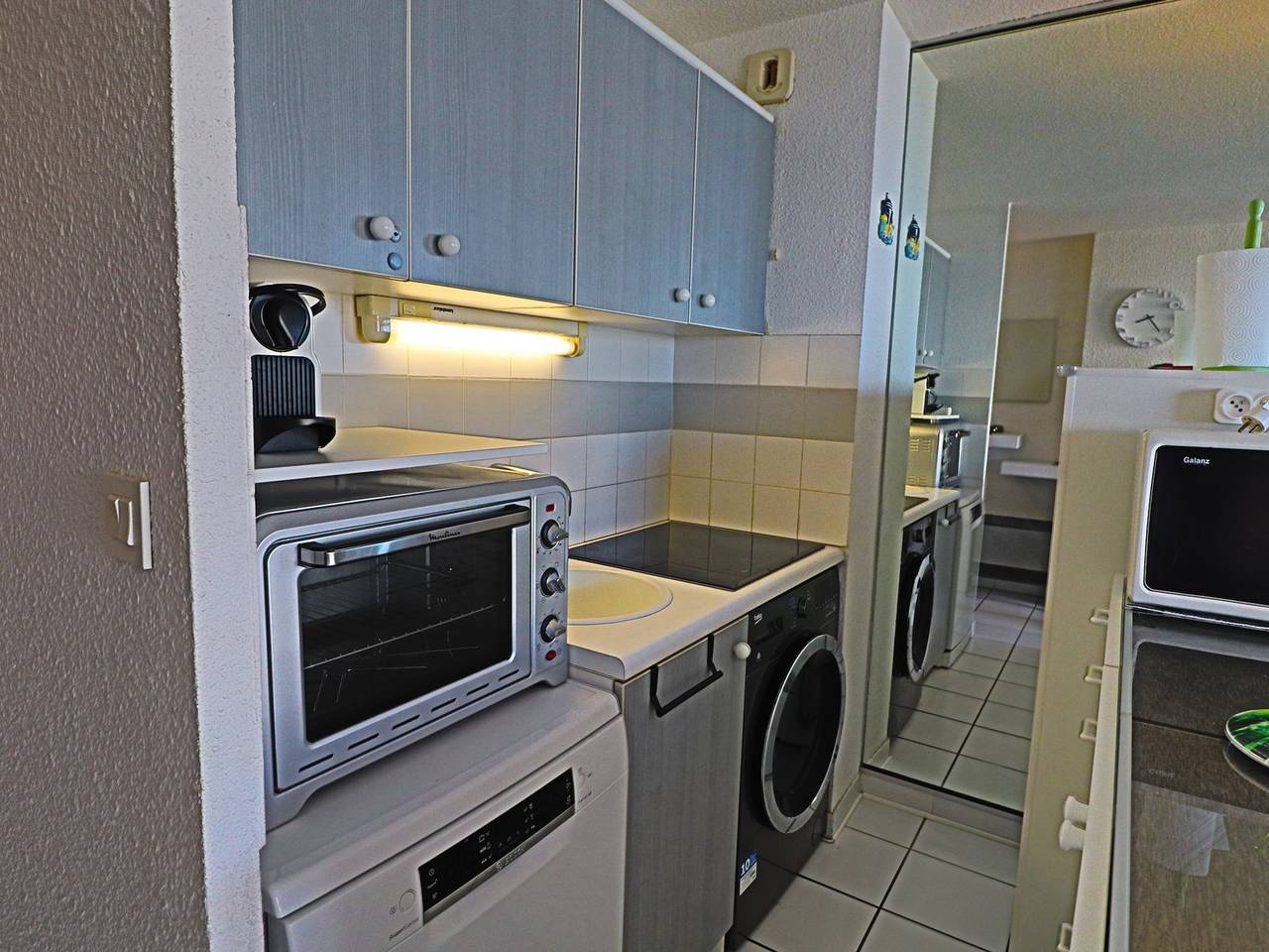 Entire apartment, 2-room cabin apartment with terrace in Sète in Sete, Mediterranean Coast (France)