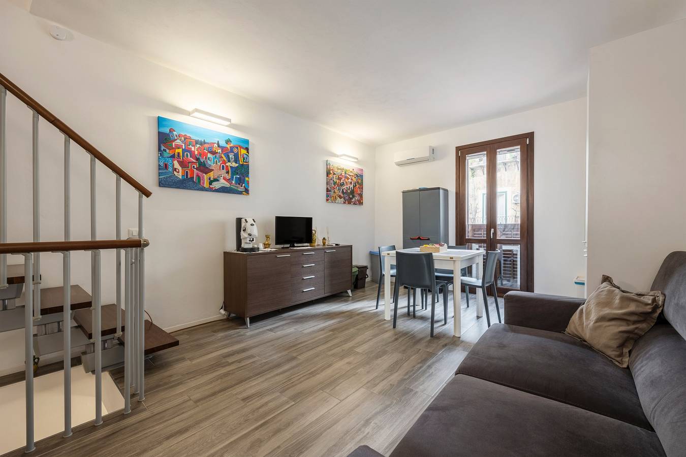 Appartement entier, Appartement 'Casa Vicolo San Giovanni' avec terrasse privée, Wi-Fi et climatisation in Palerme, Province de Palerme