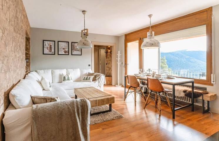 Apartamento para 7 personas, con jardín y vistas en La Molina