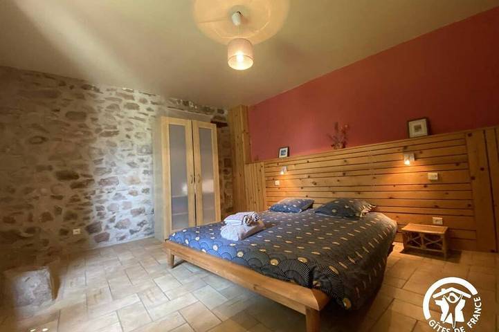 Location de vacances pour 4 personnes, avec jardin à Saint-Laurent-de-Cerdans - 2