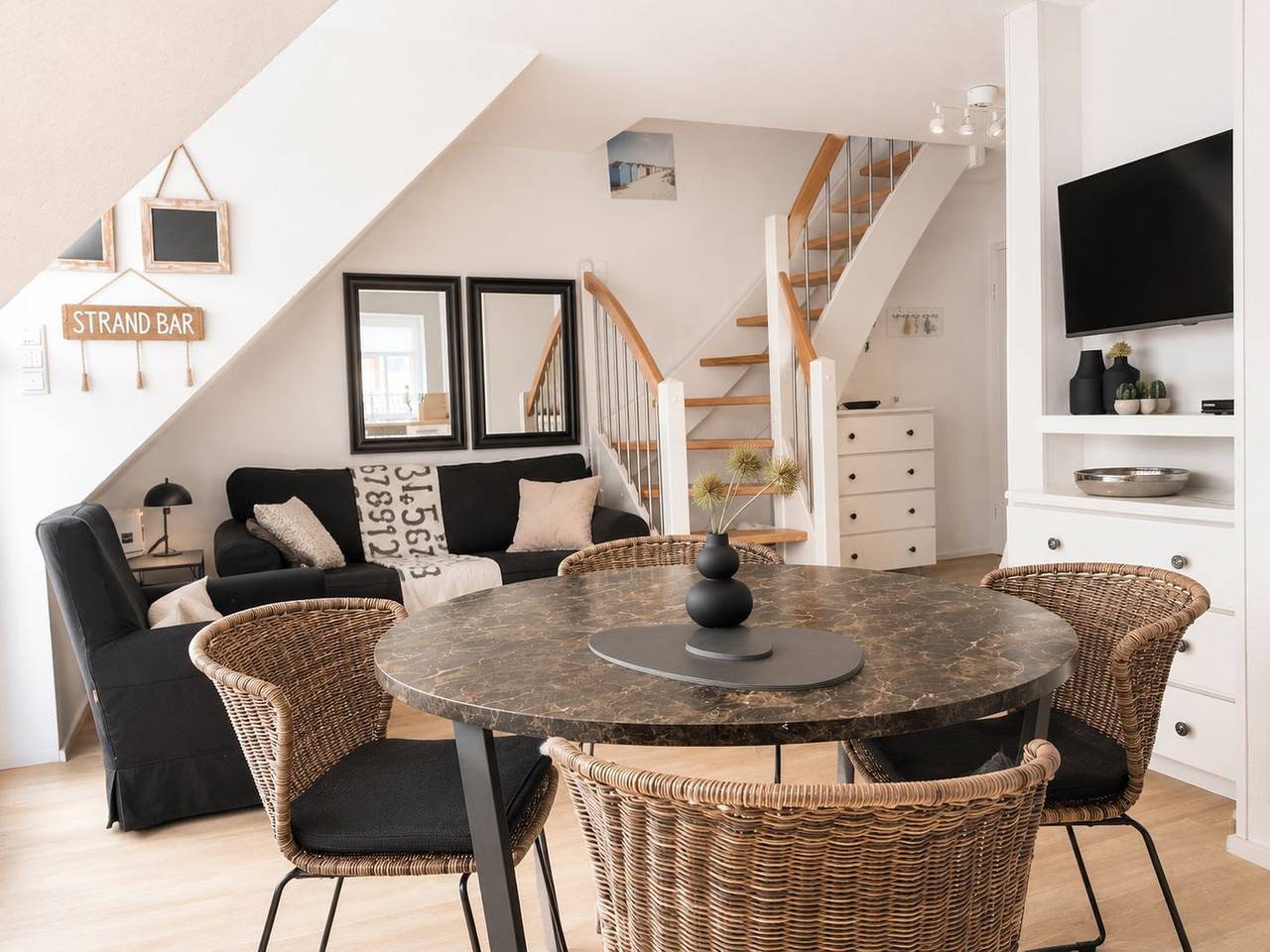 Apartamento entero, Komfortable Ferienwohnung mit Balkon, Garten und moderner Ausstattung in Strand Norddeich, Norddeich