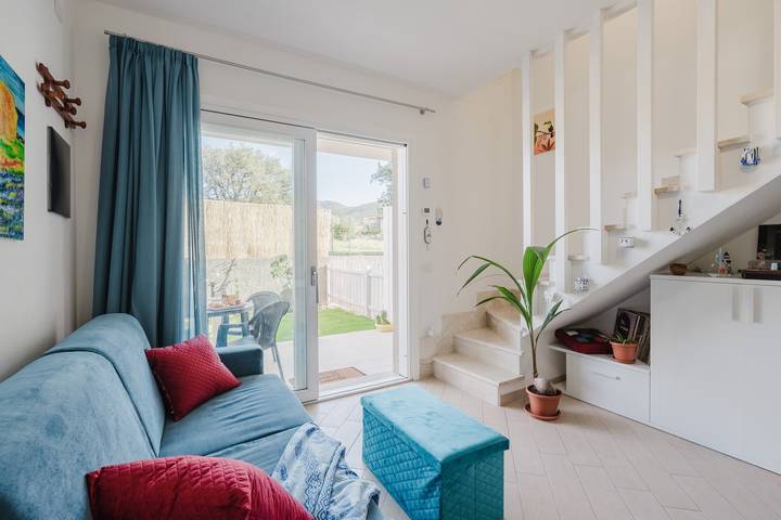 Ferienwohnung für 4 Personen, mit Balkon und Garten in Viddalba