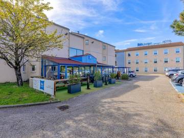 Hôtel pour 2 personnes, avec terrasse à Saint-Quentin-Fallavier