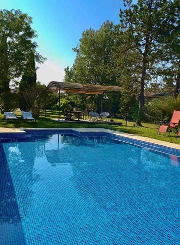 Location de vacances pour 2 personnes, avec vue ainsi que jardin et piscine à Tulette