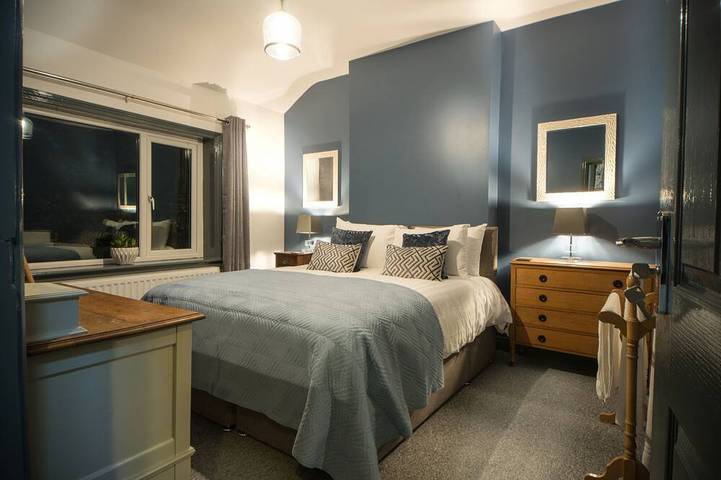 Maison privée de luxe. Entièrement rénové en novembre 2017. Capacité d'accueil jusqu'à 7 central Wirral in Merseyside