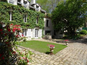 Gîte pour 12 personnes, avec vue et jardin à Saint-Rémy-lès-Chevreuse