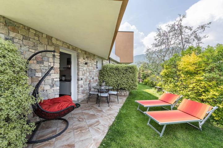 Holiday apartment for 4 people, with hot tub and garden, child-friendly - 1