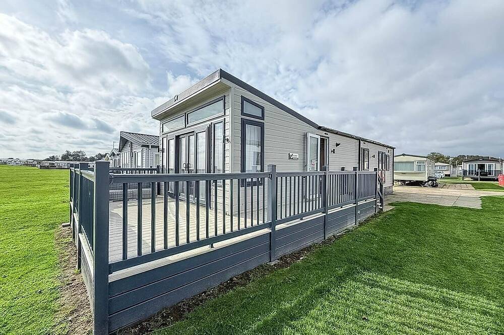 Static Caravan for 6 People in Waveney District, Suffolk