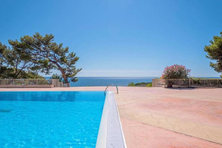 Gîte pour 4 personnes, avec Terrasse et Jardin ainsi que Bassin pour enfant et Piscine dans Plage des Engraviers - 3