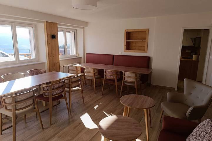 Gîte pour 14 personnes, avec terrasse