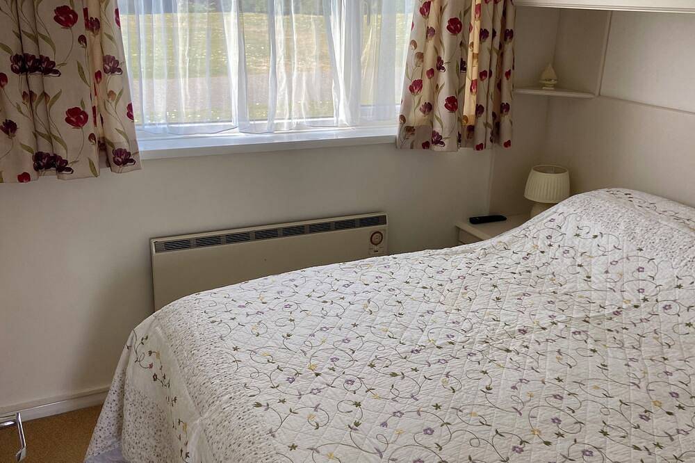 Idyllischer Bungalow am Meer mit 2 Schlafzimmern und wunderschöner Aussicht, inklusive kostenfreiem Wlan in Norton Green, Isle of Wight