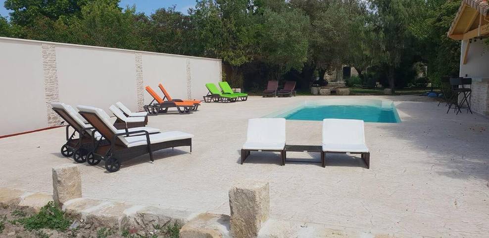 Chambre d’hôte pour 2 personnes, avec piscine et jardin ainsi que terrasse et vue à Beaucaire - 2