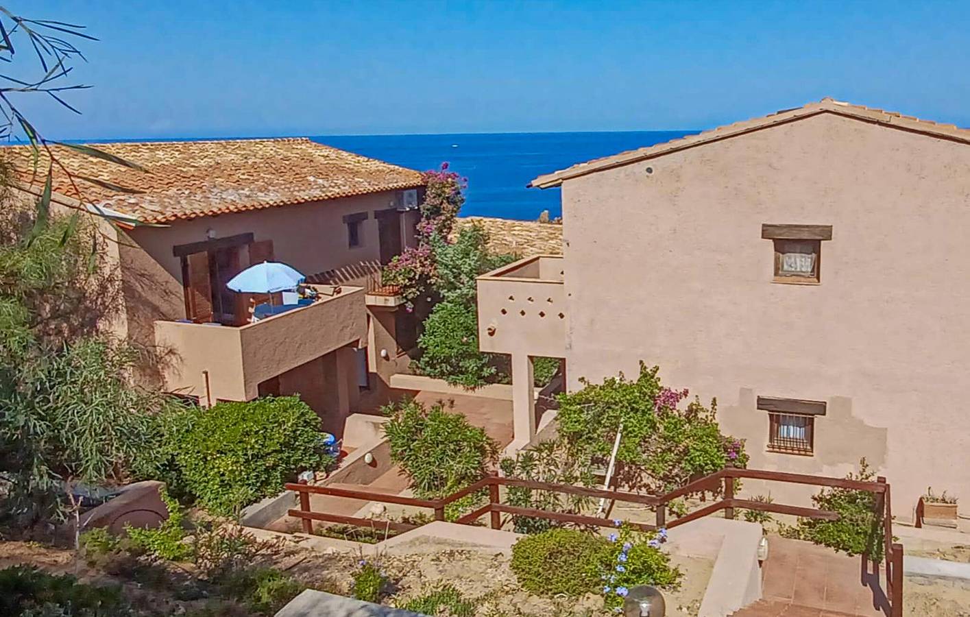 Appartamento intero, Appartamento con vista mare vicino alla spiaggia di Li Cozi in Costa Paradiso, Trinità d'Agultu e Vignola