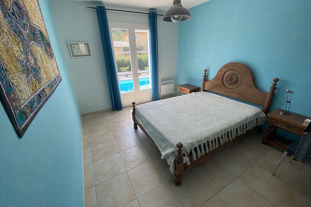Air-conditioned villa, pool and 3 bedrooms with garden in Le Thoronet, Draguignan region