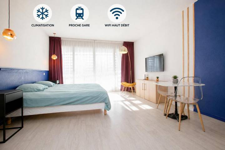 Gîte pour 2 personnes, avec Balcon ainsi que Terrasse et Vue dans Gare De Lourdes