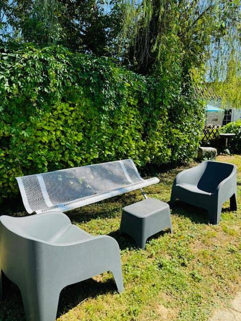 Location de vacances pour 7 personnes, avec vue sur le lac et piscine ainsi que vue et jardin, adapté aux familles à Les Arques - 2