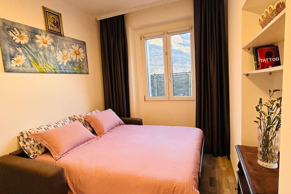 Villa Felix Omegna. Spacious modern house for groups and families ( 9 ) people relax in Omegna, Walliser Alpen