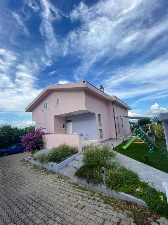 Three-Bedroom House in Spoltore, Provincia di Pescara