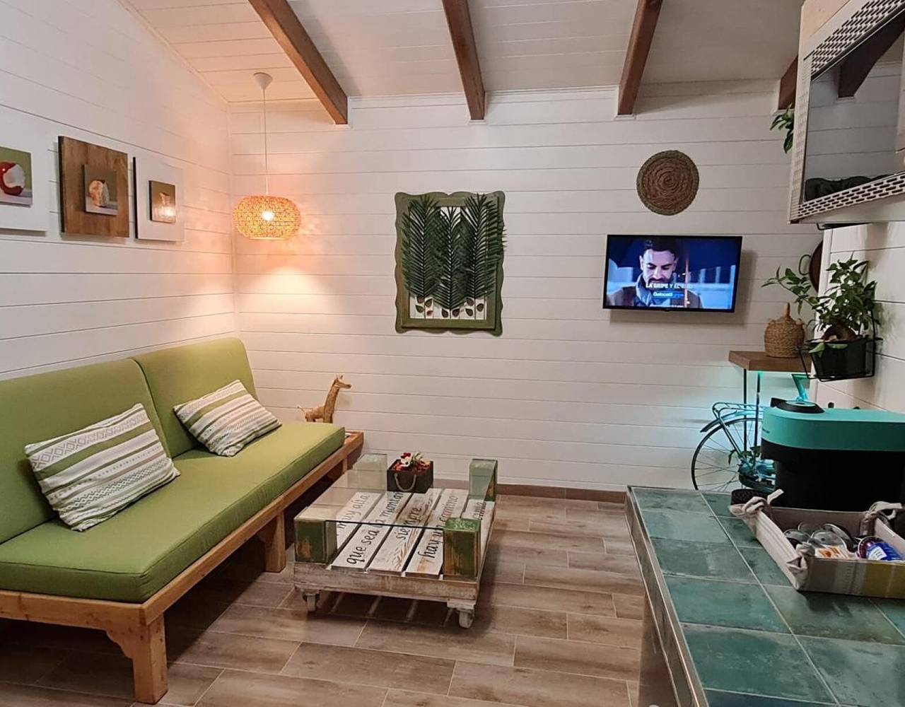 Estudio entero, Estudio 'Aitana' con piscina compartida, Wi-Fi y aire acondicionado in Busot, Costa Blanca