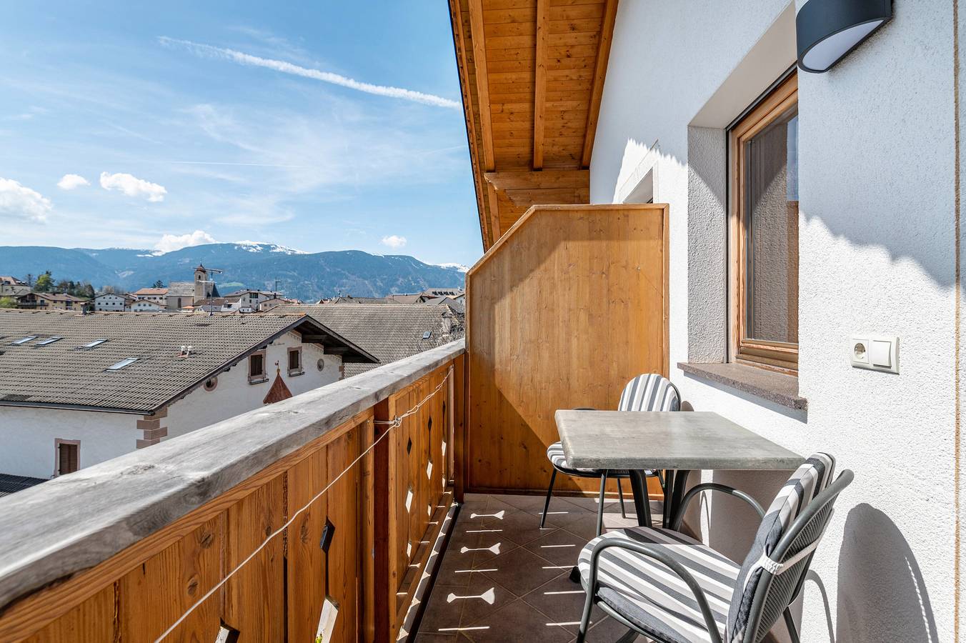 Geheel appartement, Appartement 'Haus Alpenblick Apt Brunelle' met Uitzicht op de Bergen, Gedeelde Tuin en Wi-Fi in Lajen, Dolomiti Superski