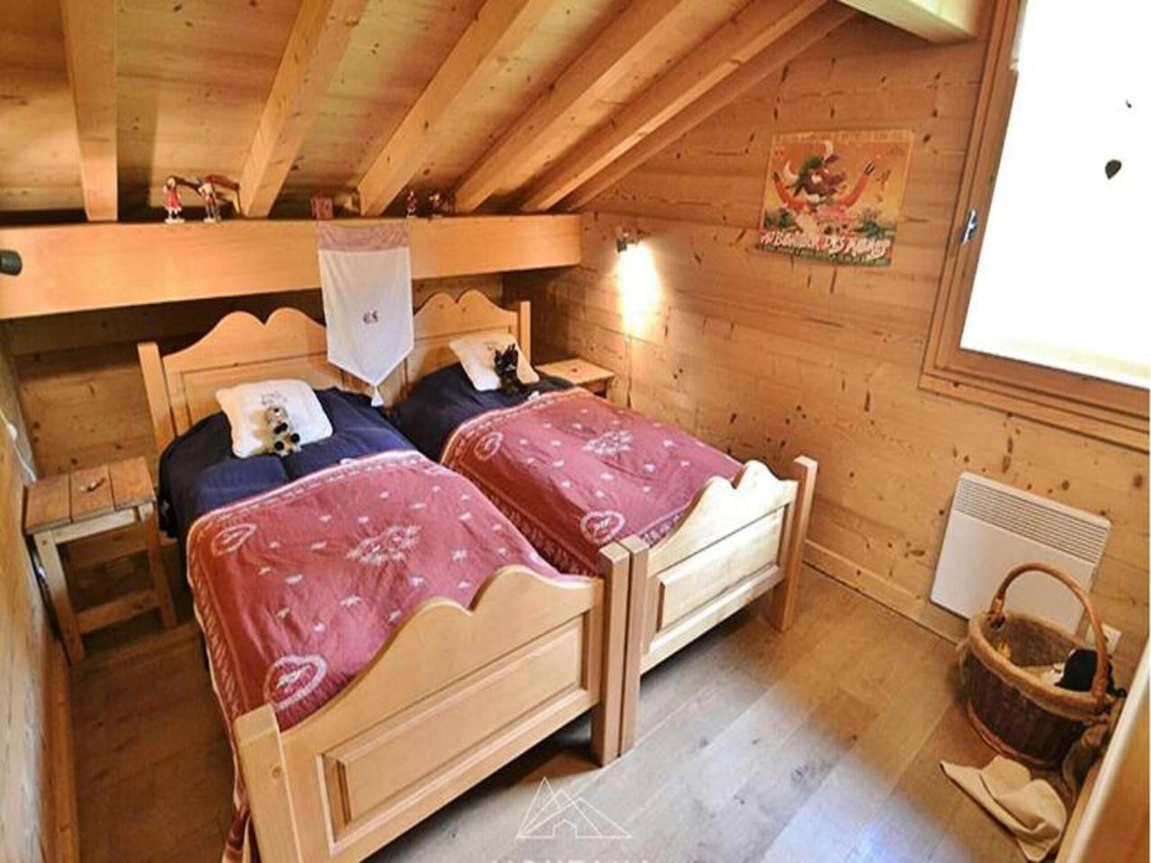 Entire apartment, Chalet Le Trefle in Le Grand-Bornand, Annecy region