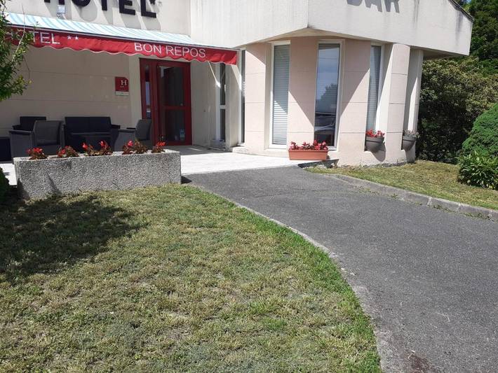 Hôtel pour 2 personnes, avec terrasse et jardin à Barbezieux-Saint-Hilaire - 2