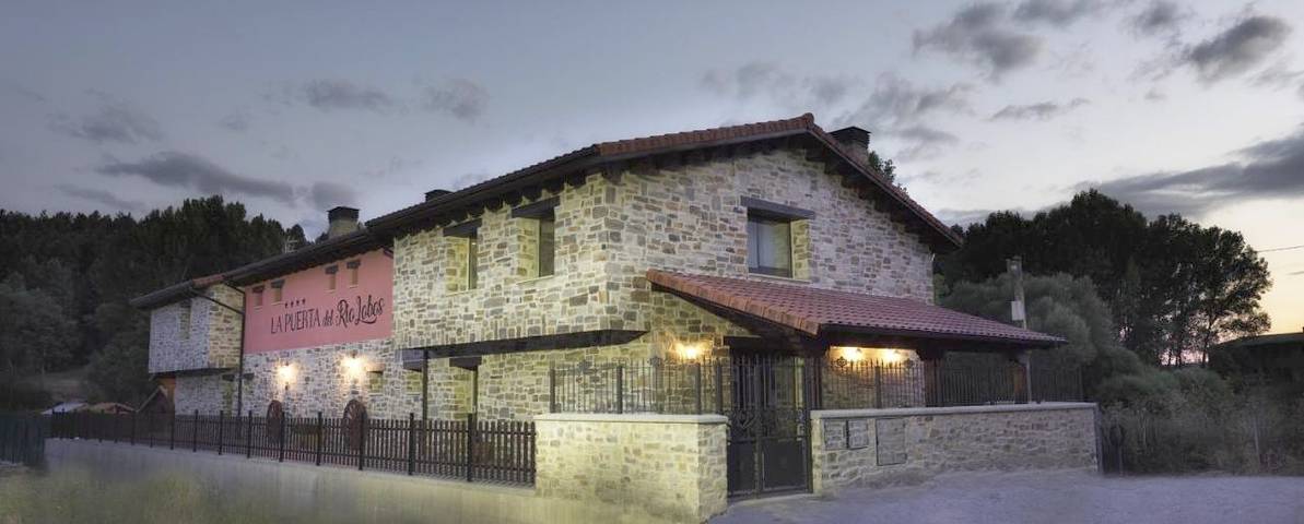 Casa rural para 13 personas, con jardín además de vistas y piscina en San Leonardo de Yagüe - 2