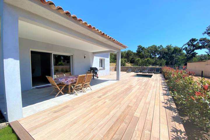 Location de vacances pour 4 personnes, avec terrasse ainsi que jardin et piscine, animaux acceptés à Conca - 2