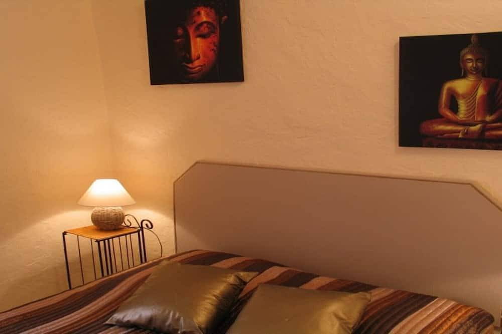 Appartement entier, Bastide de la Peyrolière, Gite 2 pièces in Apt, Parc naturel régional du Luberon
