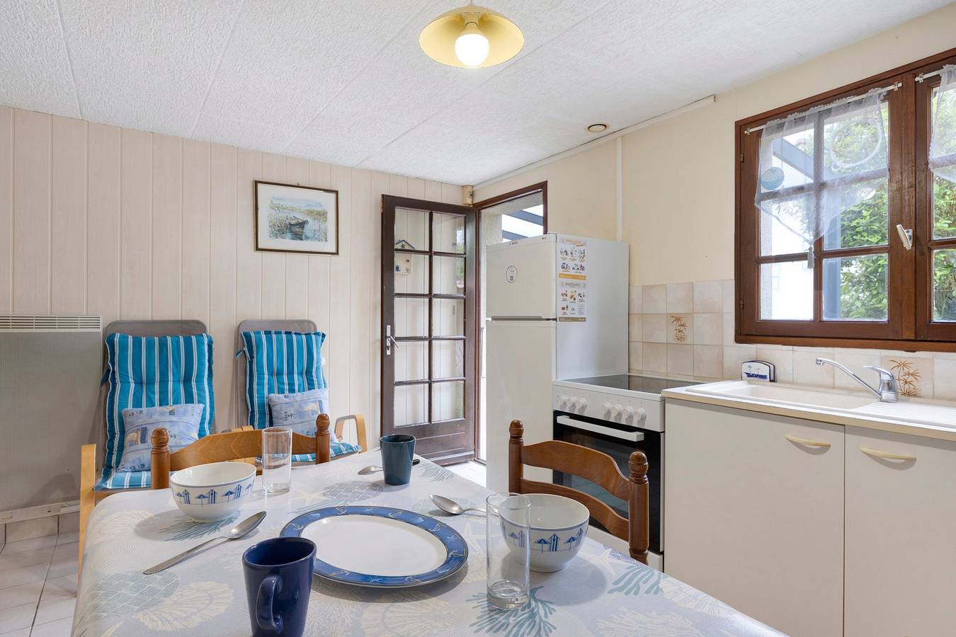 Entire apartment, Gîte for 4: "L'étoile de mer" in Apremont, Vendée – Lake Beach 1 km, Sea 17 km in Apremont, Loire Valley