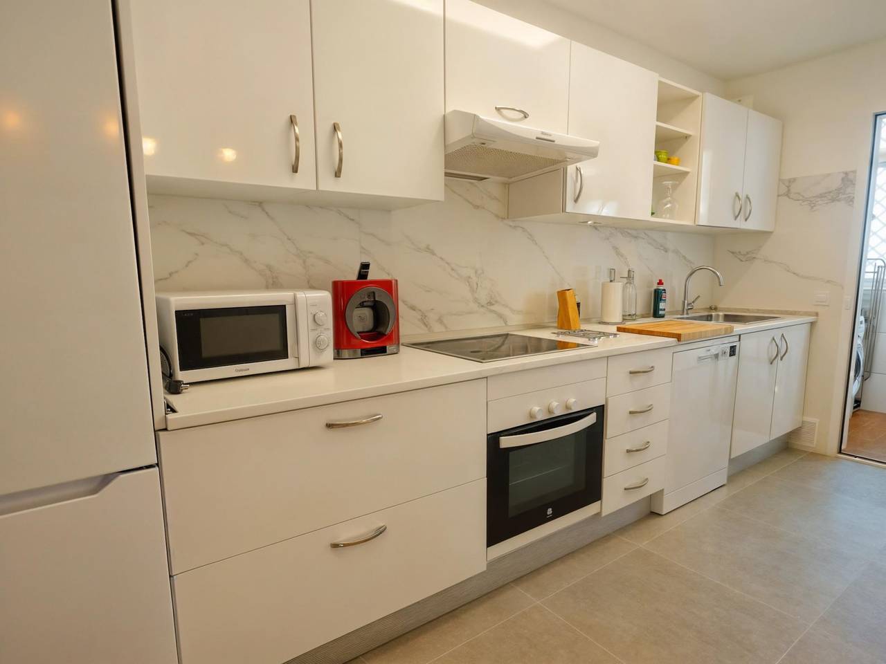 Entire holiday apartment, Pilar Apartment - First Beach Line in Playa de San Pedro (Marbella), Marbella