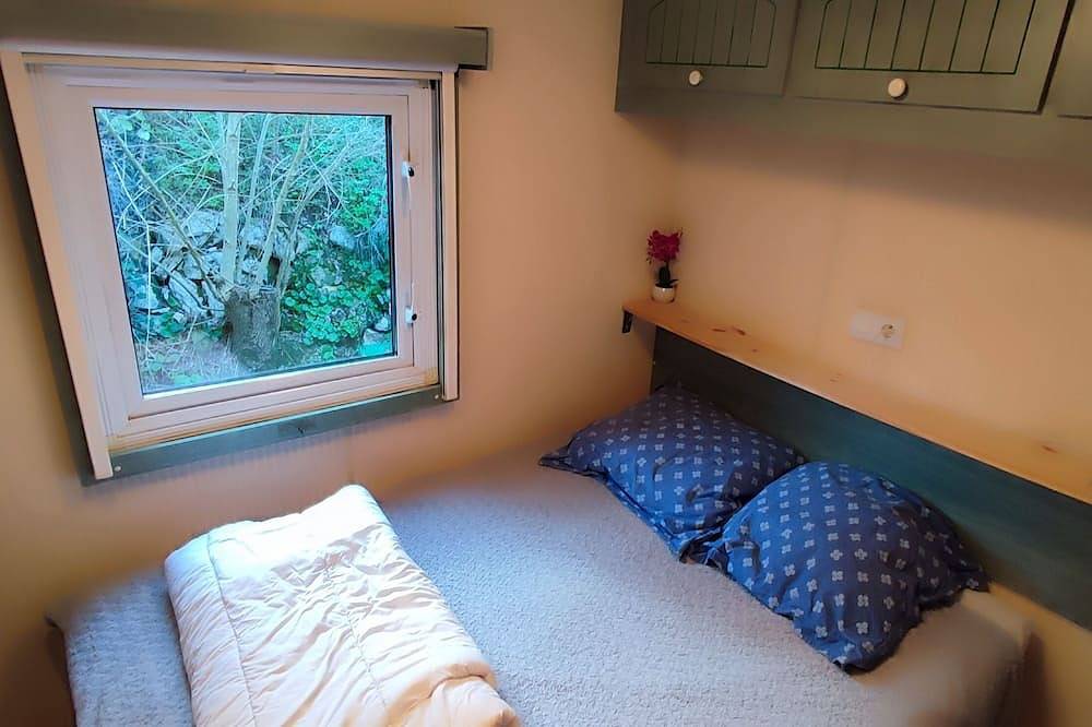 Mobile home in a rural setting in Méounes-lès-Montrieux, Brignoles region