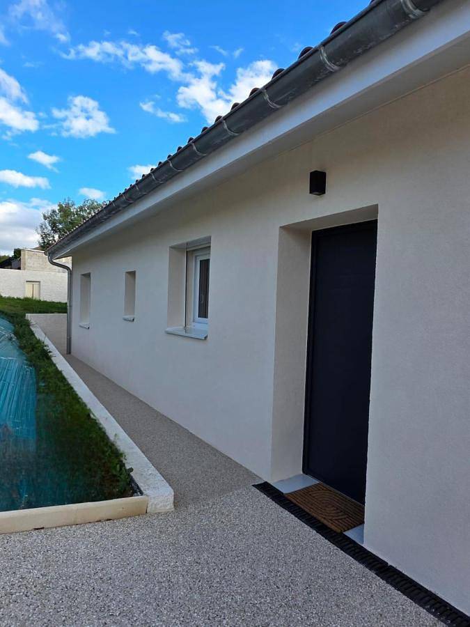 Location de vacances pour 4 personnes, avec jardin à Châteauneuf-sur-Isère