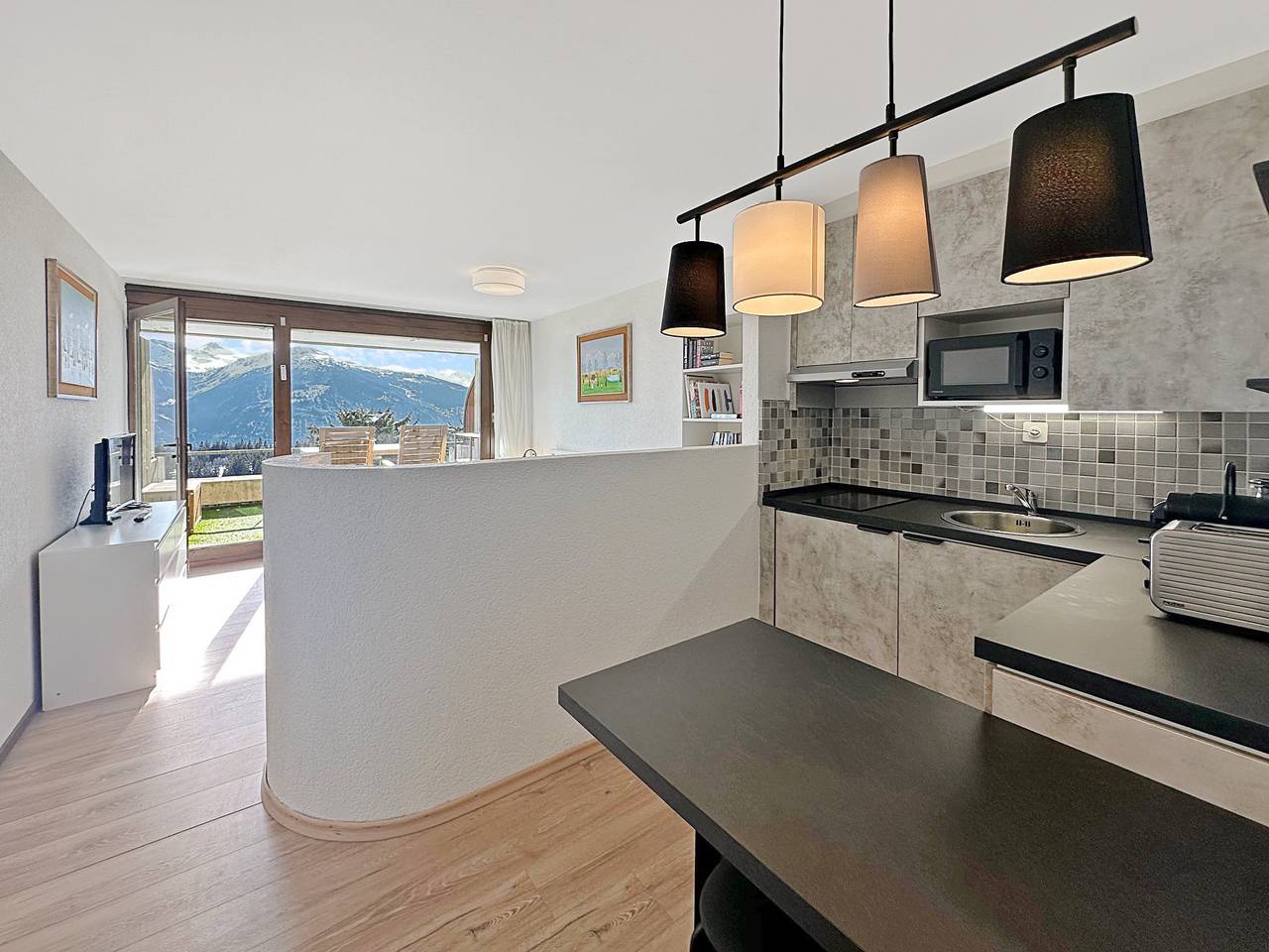 Ganzes Studio, Alpine Club Retreat – Central Studio, Pool & View in Crans-Montana, Sion - Sierre & Umgebung