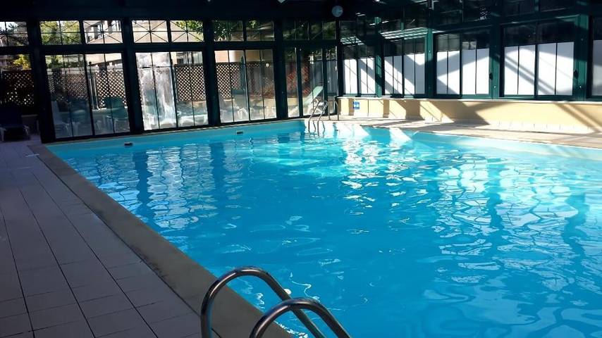 Gîte pour 2 personnes, avec balcon et piscine, animaux acceptés dans Aquarium de la Rochelle - 2