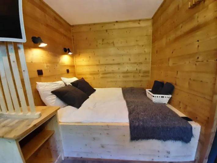 Gîte pour 3 personnes, avec jardin et vue, animaux acceptés à Allemond - 2