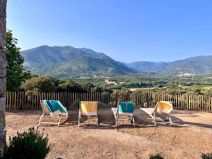 Location de vacances pour 2 personnes, avec vue et jardin à Granace - 2