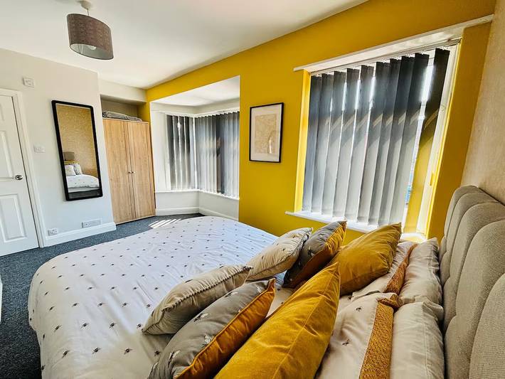 Holiday rental for 11 people, with garden, child-friendly in Blackpool