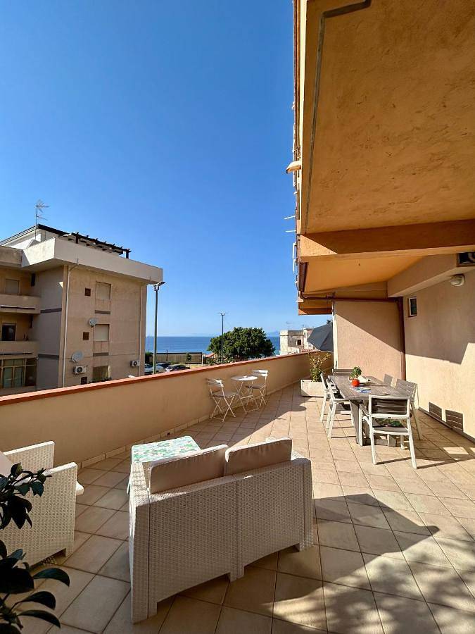 Location de vacances pour 2 personnes, avec balcon et vue à Tropea - 2