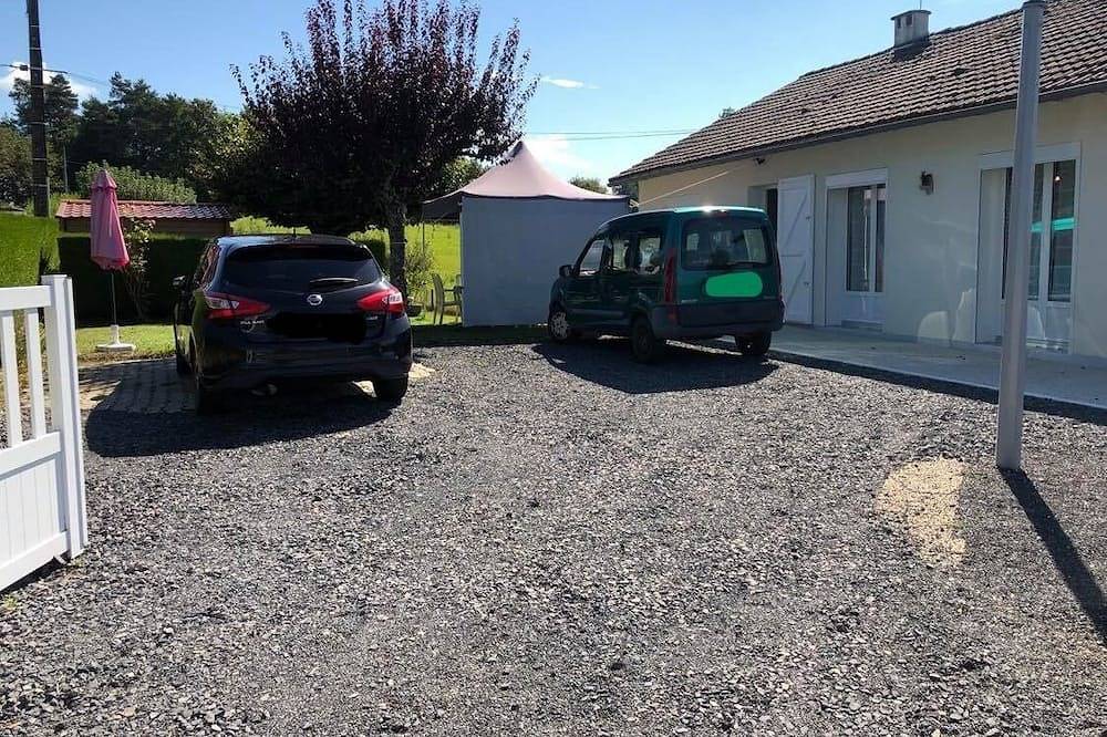 Appartement entier, Appartement Dans Maison in Lacapelle-Viescamp, Région d'Aurillac