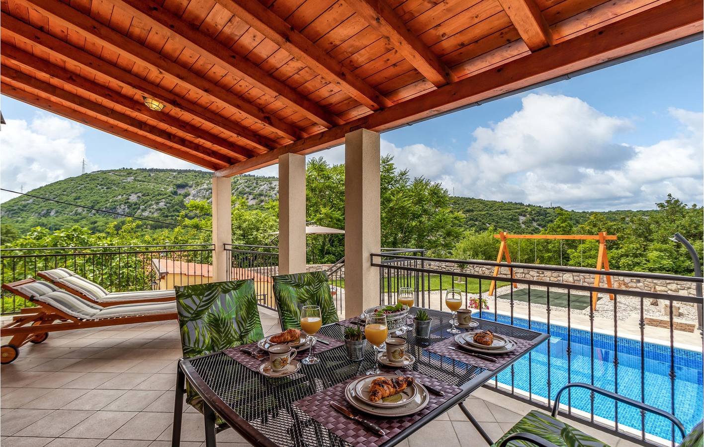 Reizendes 100 m² großes Ferienhaus mit Pool, WLAN und in Küstennähe in Crikvenica, Primorje-Gorski Kotar