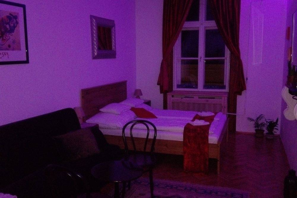 Hel lejlighed, Classical Budapest apartment in the old Pest in Budapest, Central Ungarn