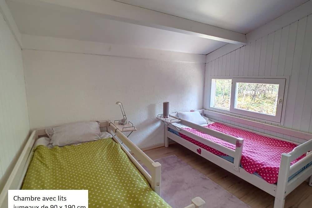 Atypical, bright house on the edge of a forest, ideal for a large family. in Sanguinet, Côte d’Argent