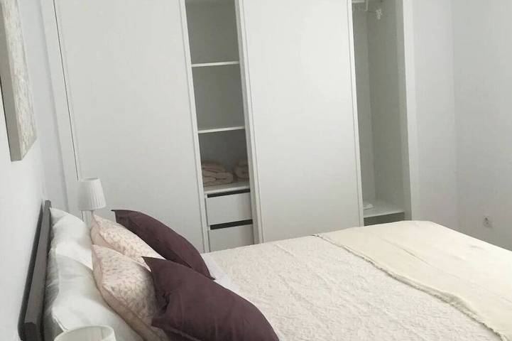 Entire apartment, To María Bazarra's house. Sea views, elevator and air conditioning. in A Pobra do Caramiñal, Rías Baixas