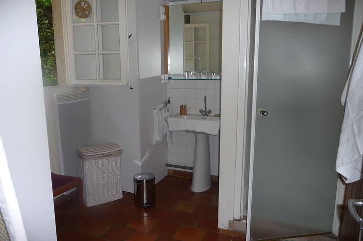 Gîte pour 5 personnes, avec jardin à Cellettes - 4