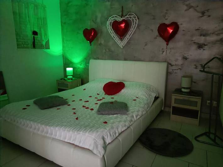 Location de vacances pour 2 personnes, avec jardin et terrasse ainsi que jacuzzi et sauna à Achicourt - 2