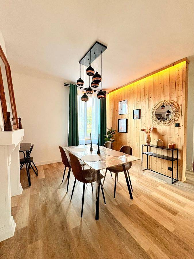 Appartement entier, Bright loft-style duplex 6 people Dunkirk in Coudekerque-Branche, Côte des dunes de Flandres