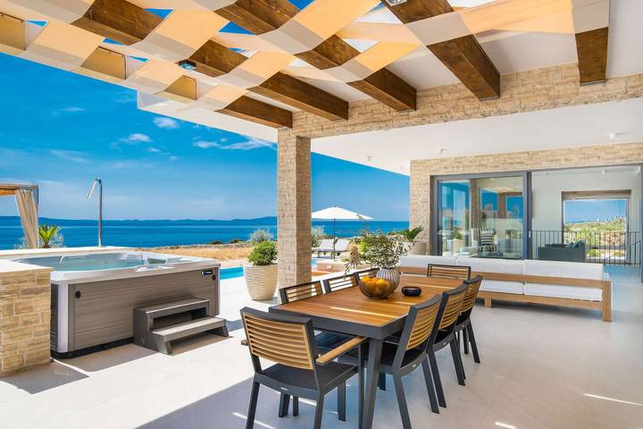 Villa for 7 people in Novalja
