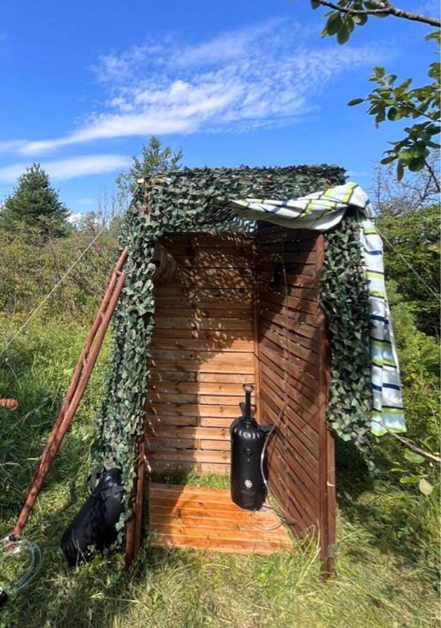 Tente pour 4 personnes, avec vue et jardin, adapté aux familles dans la Loire - 3
